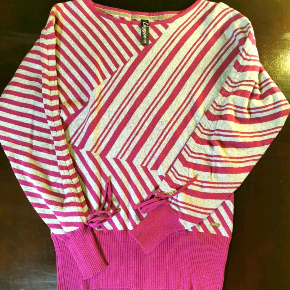 Oxygen size small sweater